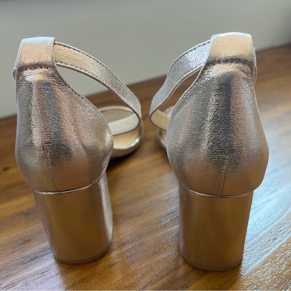 Gold CL By Laundry Heels with Ankle strap - Picture 4 of 4